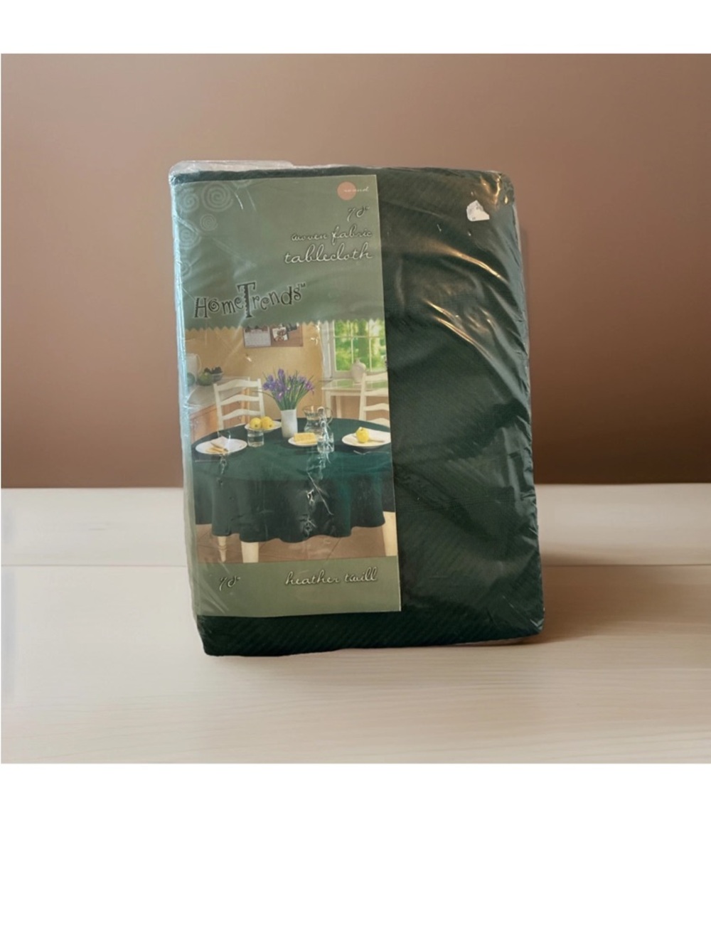 Home Trends Heather Twill 70" Round Tablecloth in Dark Green